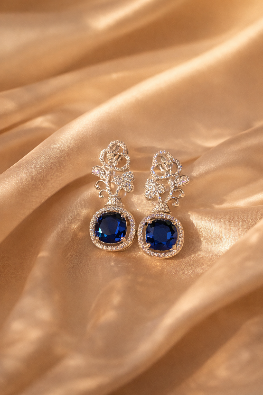 Sapphire Étoile Earrings