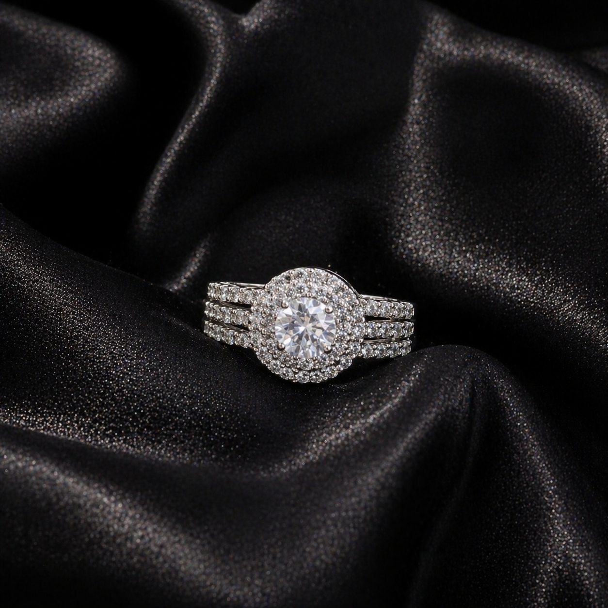 Éclat Halo Rings