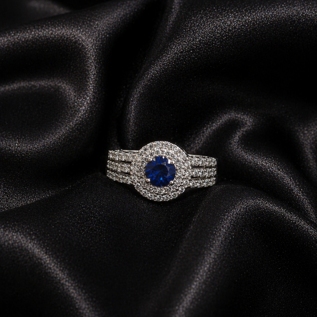 Éclat Halo Rings