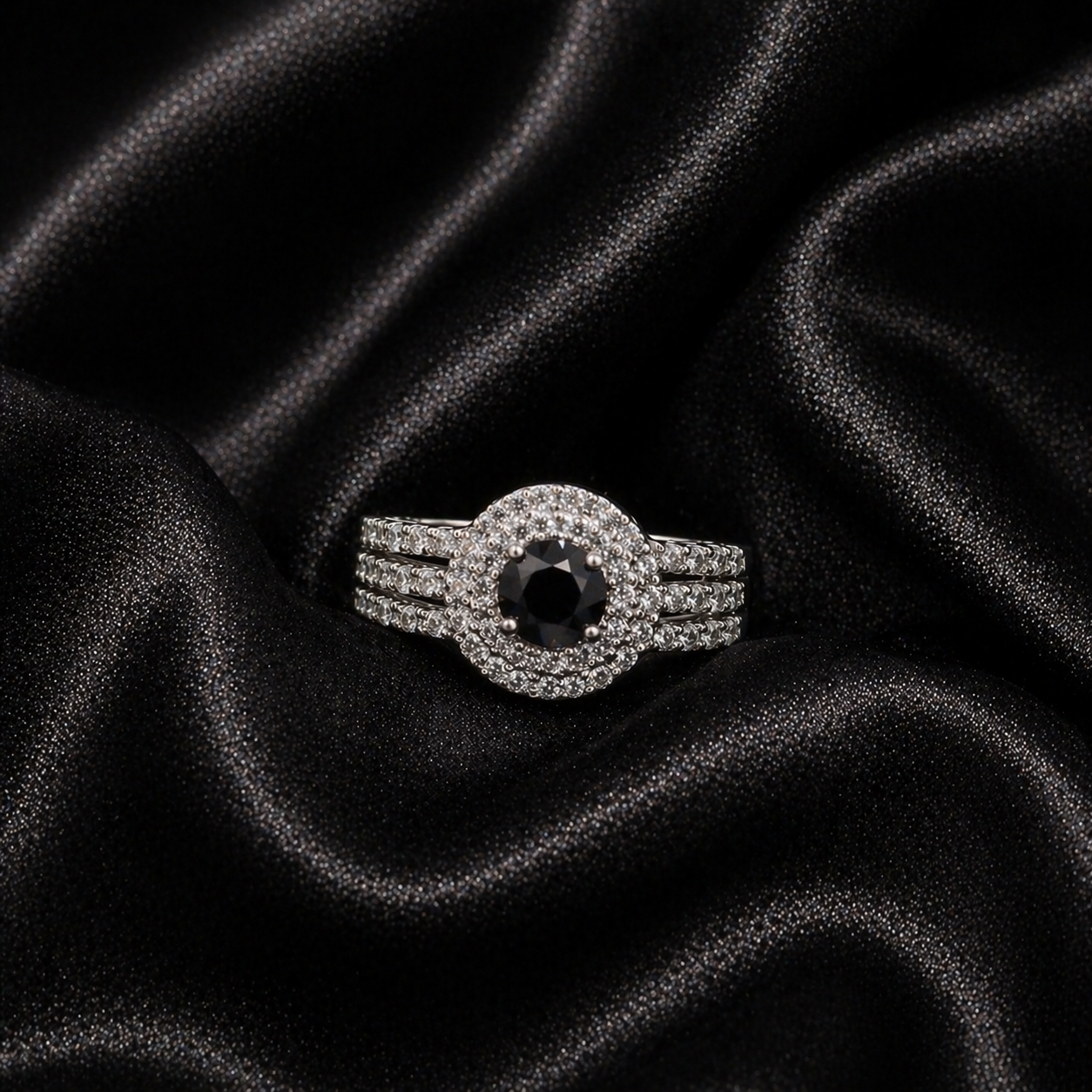 Éclat Halo Rings